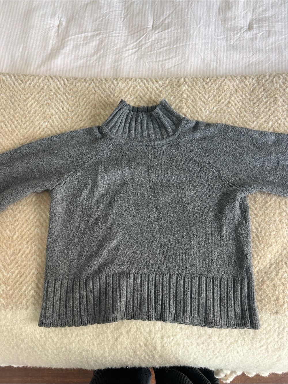 GAP - Gray Turtleneck Knit Sweater - Women